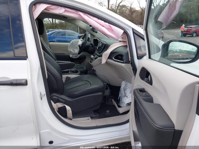 44484353 :رقم المزاد ، 2C4RC1BG8RR202795 vin ، 2024 Chrysler Pacifica Touring L مزاد بيع