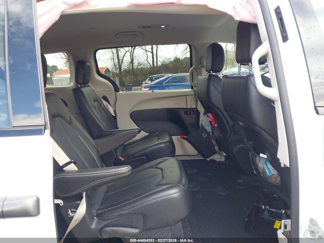 44484353 :رقم المزاد ، 2C4RC1BG8RR202795 vin ، 2024 Chrysler Pacifica Touring L مزاد بيع