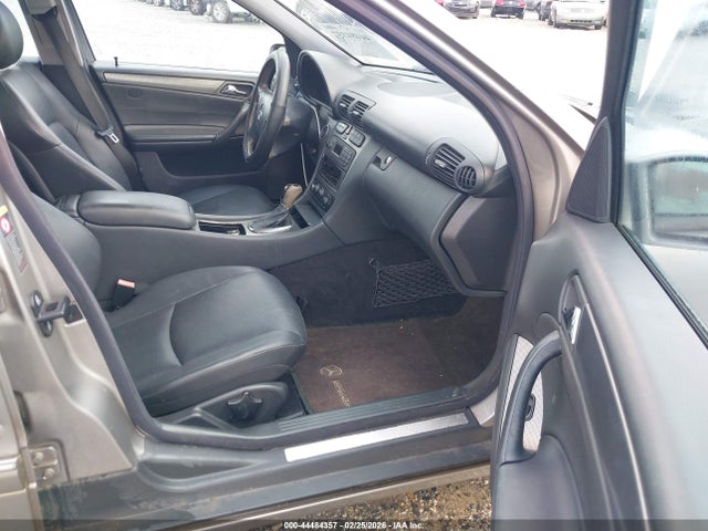44484357 :رقم المزاد ، WDBRF40J73F418559 vin ، 2003 Mercedes-benz C 230 Kompressor Sport مزاد بيع