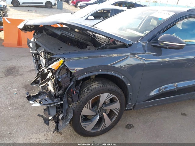 Aukcja sprzedaży 2025 Audi Q6 E-tron Premium Quattro, vin: WA114BGF1SA031568, numer aukcji: 44484428