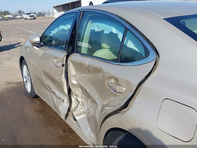 44484481 :رقم المزاد ، 58ABK1GG3GU008208 vin ، 2016 Lexus Es 350 مزاد بيع