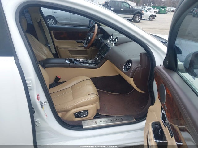 2015 JAGUAR XJ SAJWA2GZ0F8V75573 Photo 4