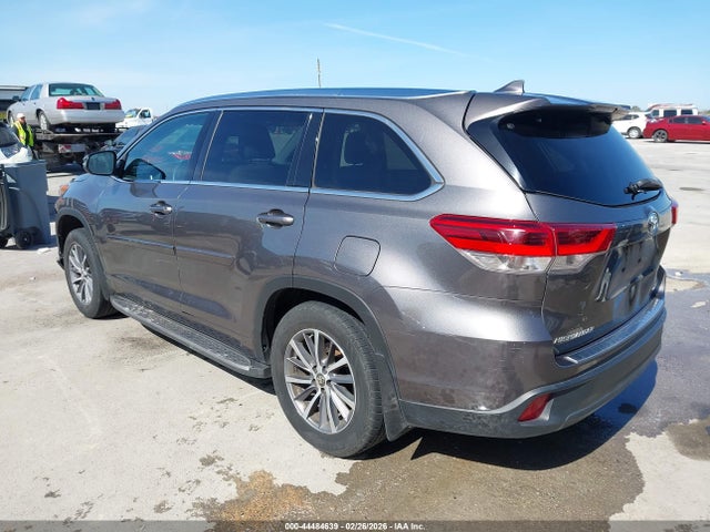 5TDJZRFH1JS851167 Toyota Highlander Xle