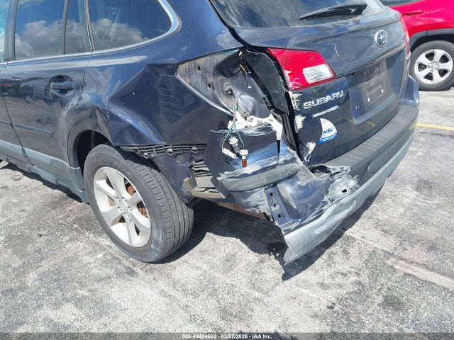 2014 Subaru Outback 2.5i Limited მანქანა იყიდება აუქციონზე, vin: 4S4BRBLC1E3262269, აუქციონის ნომერი: 44484664