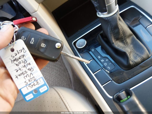 2015 VOLKSWAGEN PASSAT 1VWAT7A32FC099051 Photo 10