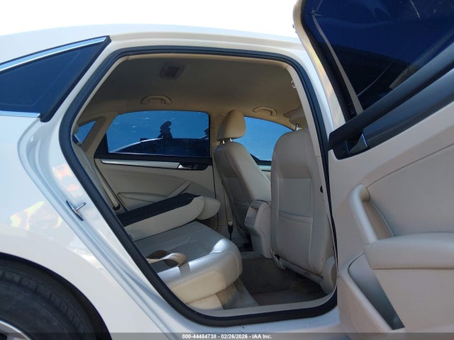 2015 VOLKSWAGEN PASSAT 1VWAT7A32FC099051 Photo 7