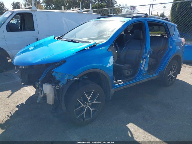 JTMNFREV4HJ706715 Toyota RAV4 SE