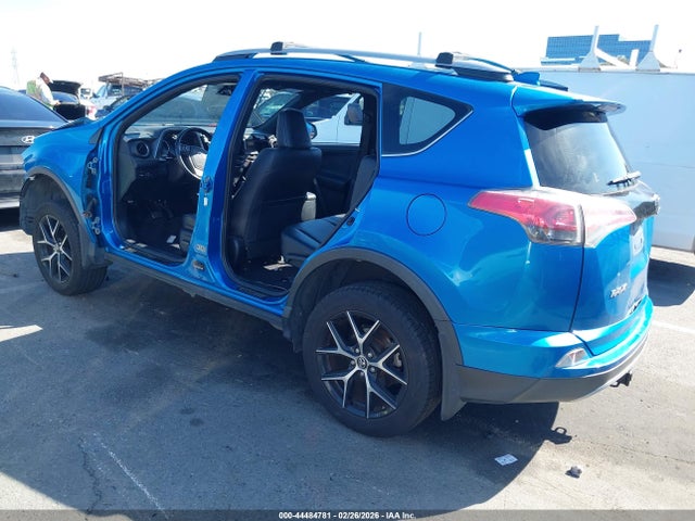 JTMNFREV4HJ706715 Toyota RAV4 SE