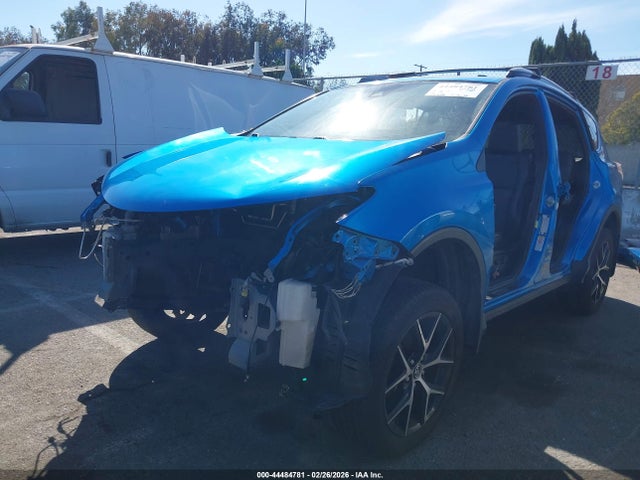 JTMNFREV4HJ706715 Toyota RAV4 SE
