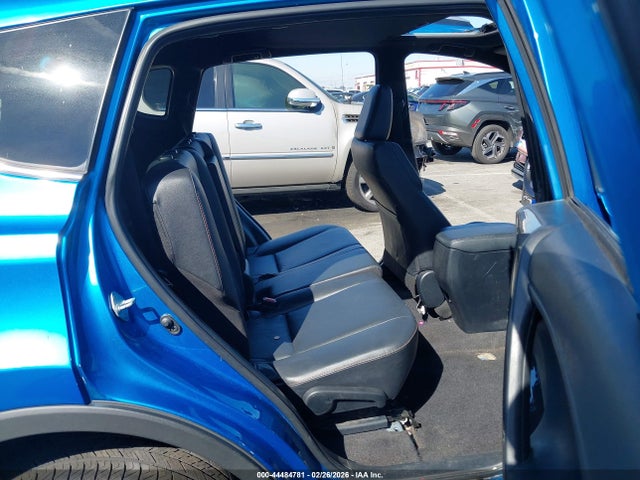 JTMNFREV4HJ706715 Toyota RAV4 SE