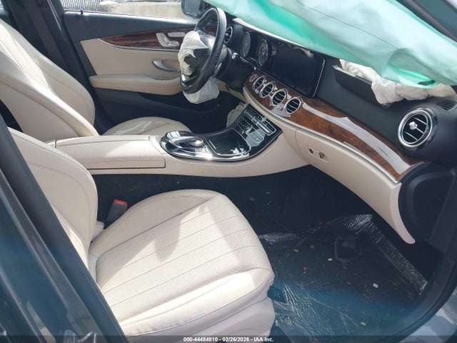 2018 MERCEDES-BENZ E 300 WDDZF4KB7JA295465 Photo 4