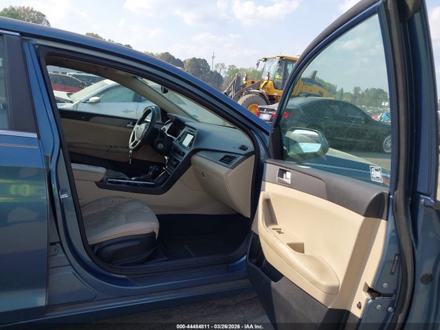 Продажа на аукционе авто 2016 Hyundai Sonata Se, vin: 5NPE24AF1GH305014, номер лота: 44484811