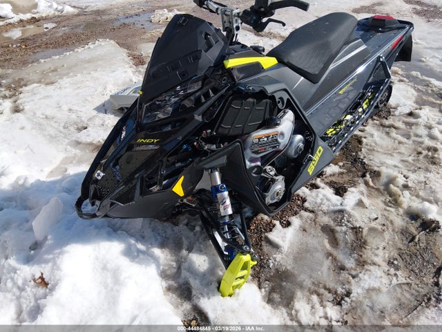 Polaris 850 Indy Xcr 2022 SN1TKV8RXNC823531 Image 2