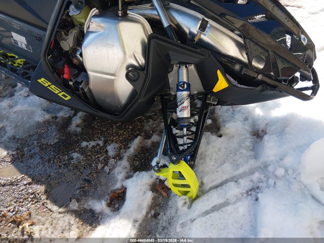 Polaris 850 Indy Xcr 2022 SN1TKV8RXNC823531 Image 6