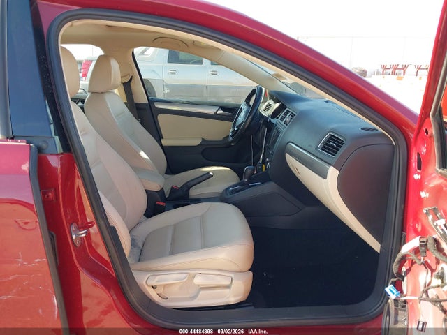 2017 Volkswagen Jetta 1.4t Se მანქანა იყიდება აუქციონზე, vin: 3VWDB7AJ5HM377537, აუქციონის ნომერი: 44484898