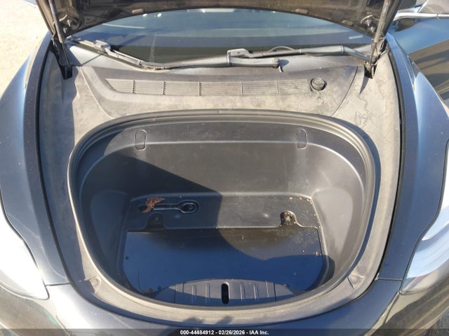 44484912 :رقم المزاد ، 5YJ3E1EAXKF305614 vin ، 2019 Tesla Model 3 Long Range/mid Range/standard Range/standard Range Plus مزاد بيع