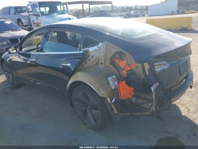 44484912 :رقم المزاد ، 5YJ3E1EAXKF305614 vin ، 2019 Tesla Model 3 Long Range/mid Range/standard Range/standard Range Plus مزاد بيع