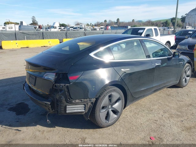 44484912 :رقم المزاد ، 5YJ3E1EAXKF305614 vin ، 2019 Tesla Model 3 Long Range/mid Range/standard Range/standard Range Plus مزاد بيع