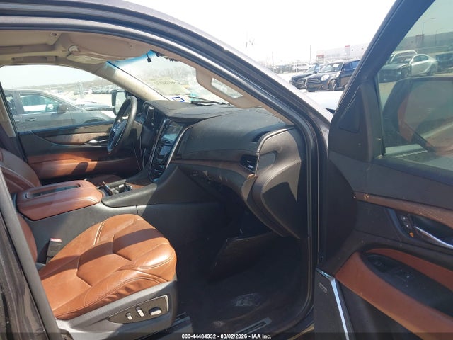 2016 Cadillac Escalade Luxury Collection მანქანა იყიდება აუქციონზე, vin: 1GYS3BKJ1GR340453, აუქციონის ნომერი: 44484932
