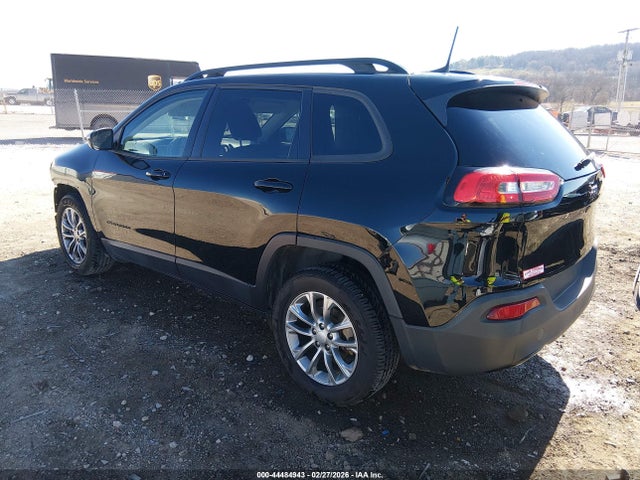 1C4PJLCB1JD596417 Jeep Cherokee Latitude Fwd