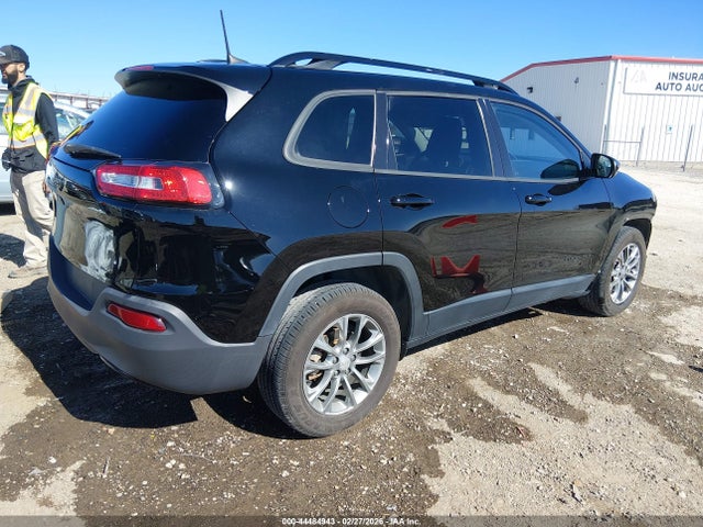 1C4PJLCB1JD596417 Jeep Cherokee Latitude Fwd
