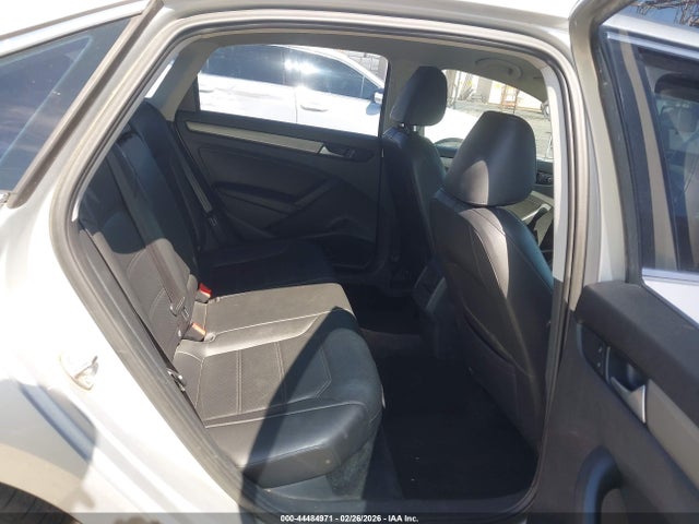Продаж на аукціоні авто 2015 Volkswagen Passat 1.8t Limited Edition, vin: 1VWAT7A30FC086153, номер лоту: 44484971