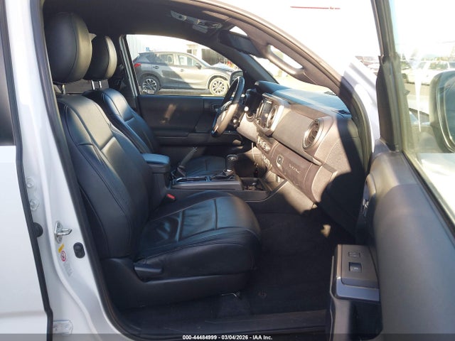 3TMCZ5AN5KM210748 Toyota Tacoma Trd Off Road