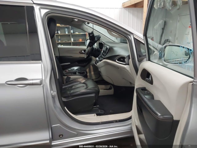 2018 CHRYSLER PACIFICA 2C4RC1BG0JR204108 Photo 4