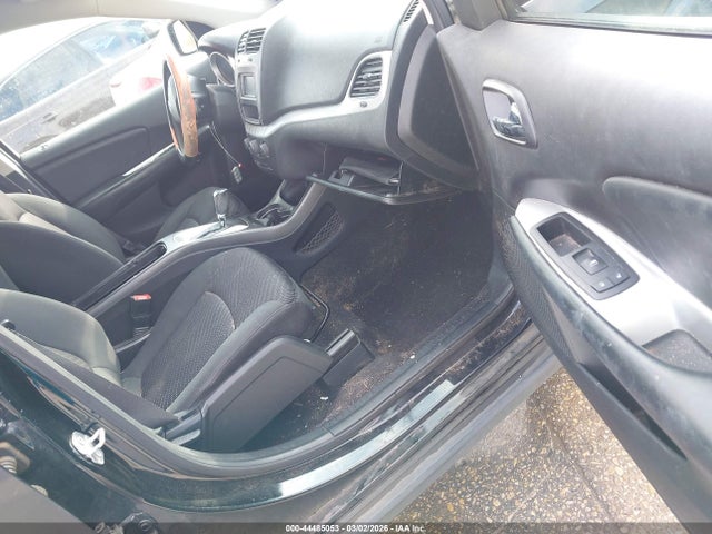 3C4PDCAB9JT439805 Dodge JOURNEY SE