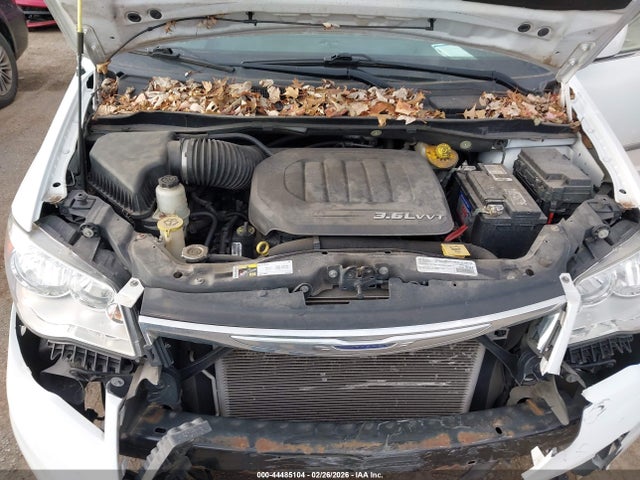 44485104 :رقم المزاد ، 2C4RC1BG8GR289143 vin ، 2016 Chrysler Town & Country Touring مزاد بيع