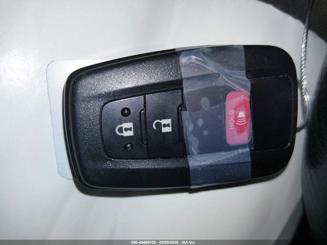 JTDKARFU8K3097034 Toyota Prius Le