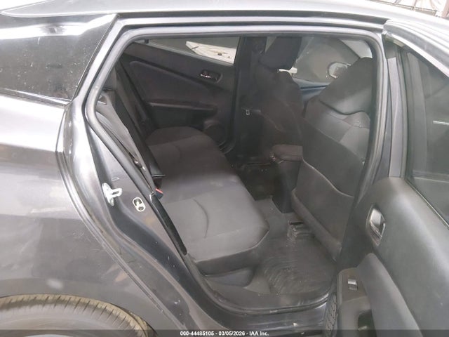 JTDKARFU8K3097034 Toyota Prius Le