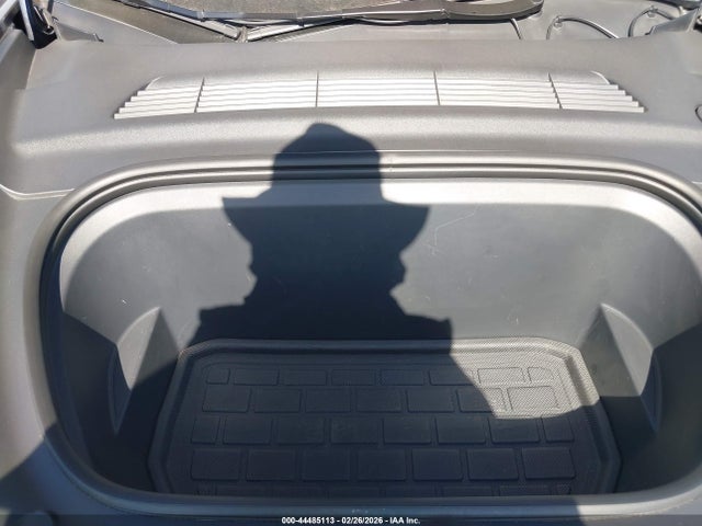 Продажа на аукционе авто 2023 Tesla Model Y Awd/long Range Dual Motor All-wheel Drive, vin: 7SAYGAEE2PF956538, номер лота: 44485113