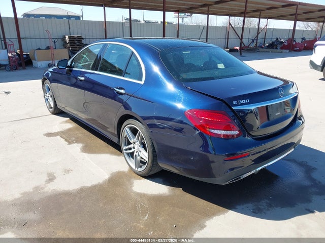 2017 MERCEDES-BENZ E 300 WDDZF4JB0HA021245 Photo 2