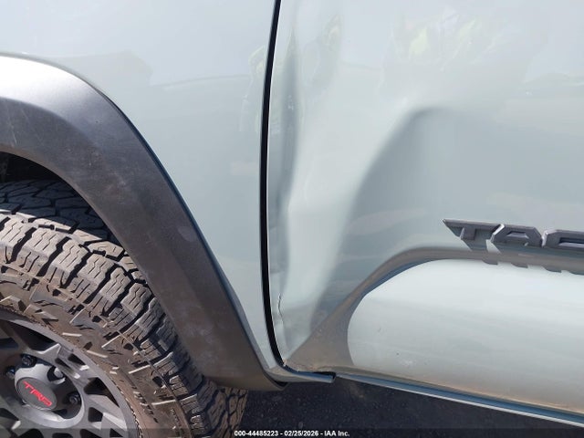 3TMCZ5ANXNM463746 Toyota Tacoma Trd Off Road