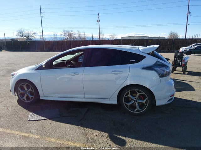 44485242 :رقم المزاد ، 1FADP3L93EL381153 vin ، 2014 Ford Focus St مزاد بيع