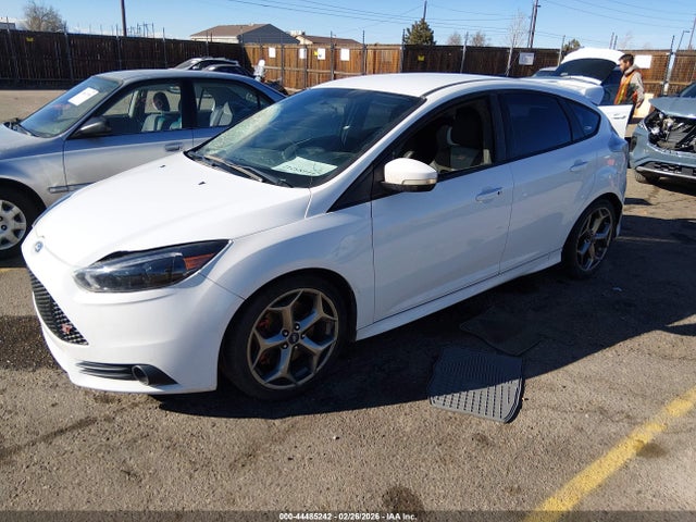 44485242 :رقم المزاد ، 1FADP3L93EL381153 vin ، 2014 Ford Focus St مزاد بيع