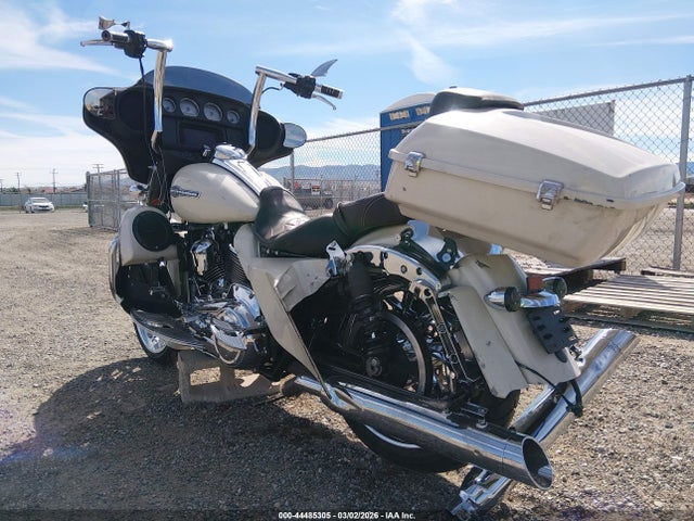 1HD1KBC25NB659967 Harley-Davidson FLHX
