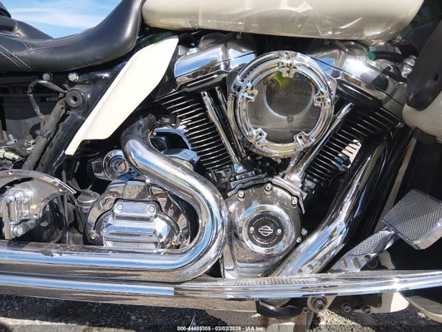 1HD1KBC25NB659967 Harley-Davidson FLHX