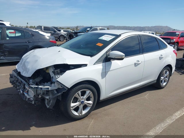 Ford FOCUS SE 2014 1FADP3F22EL332590 Image 2