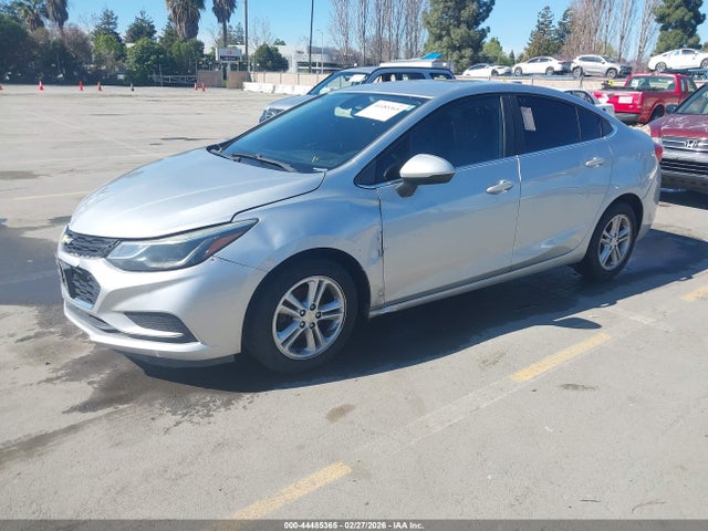 1G1BE5SM0J7147525 Chevrolet Cruze Lt Auto