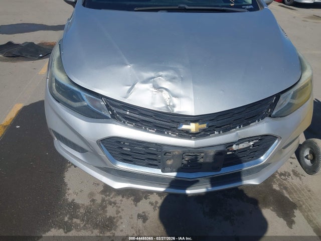 1G1BE5SM0J7147525 Chevrolet Cruze Lt Auto