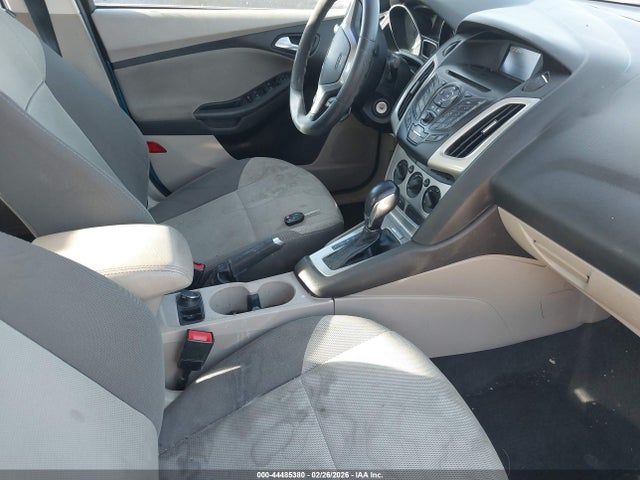 2014 Ford Focus Se მანქანა იყიდება აუქციონზე, vin: 1FADP3F24EL117552, აუქციონის ნომერი: 44485380