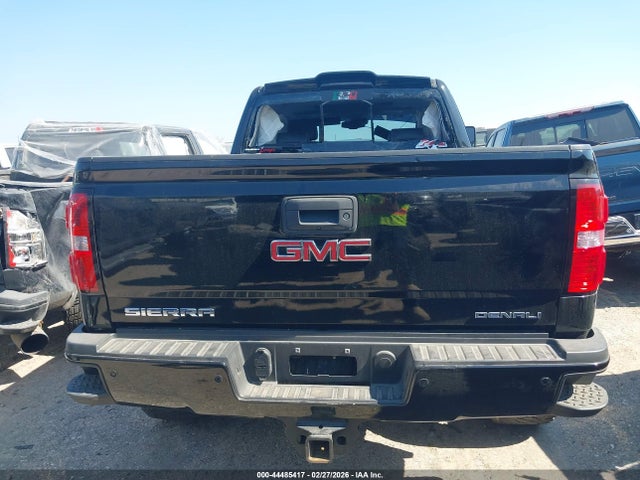 44485417 :رقم المزاد ، 1GT12UEY1JF282930 vin ، 2018 Gmc Sierra 2500hd Denali مزاد بيع