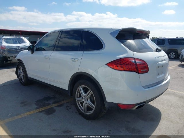 2014 PORSCHE CAYENNE WP1AA2A26ELA90465 Photo 2