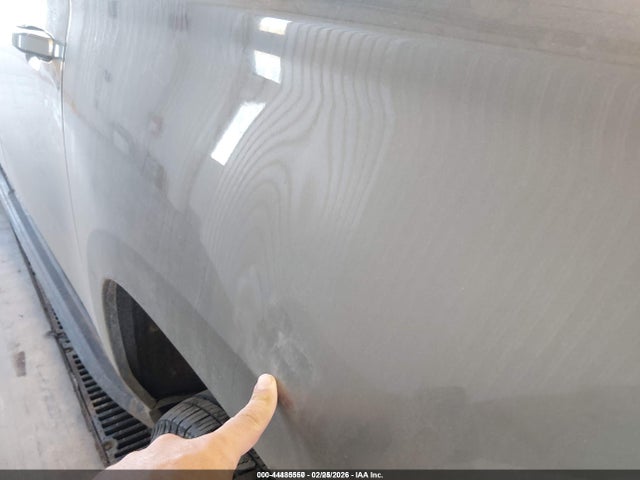 1GNSKGEC9JR137344 Chevrolet Suburban Ls