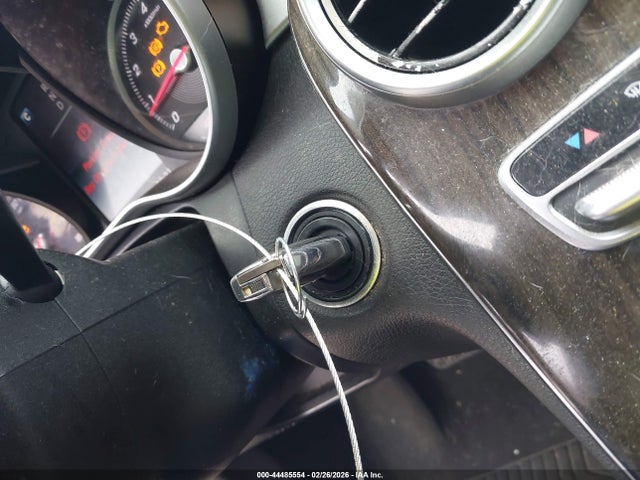 44485554 :رقم المزاد ، 55SWF4JB6FU094264 vin ، 2015 Mercedes-benz C 300 مزاد بيع