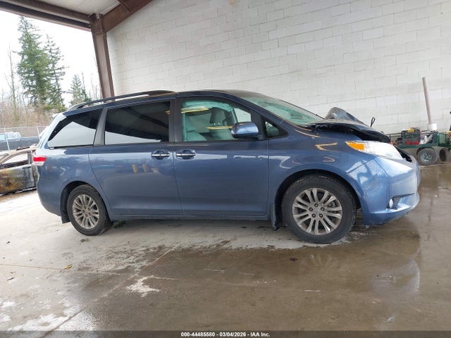 5TDYK3DC2ES456797 Toyota Sienna Xle V6 8 Passenger