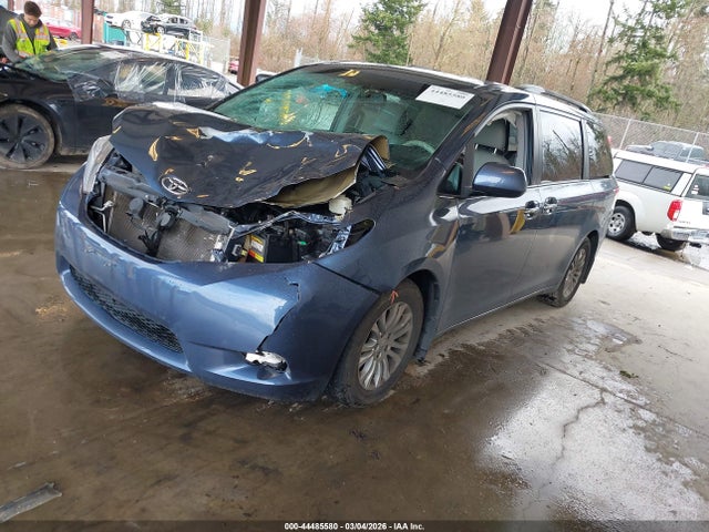 5TDYK3DC2ES456797 Toyota Sienna Xle V6 8 Passenger