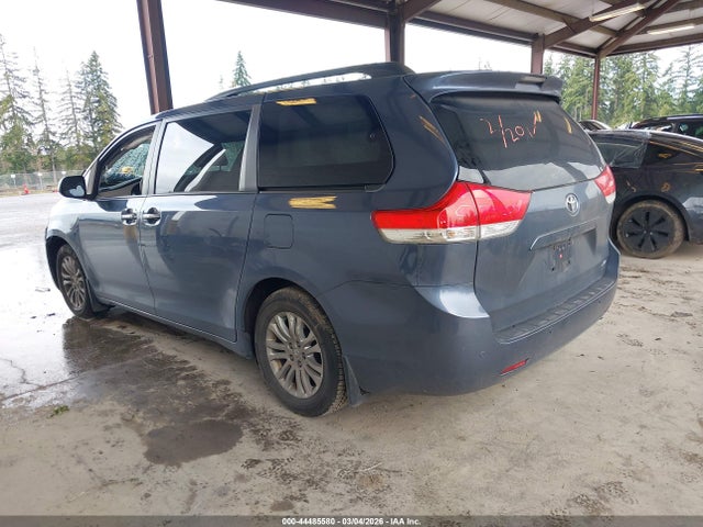 5TDYK3DC2ES456797 Toyota Sienna Xle V6 8 Passenger